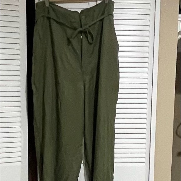Green Anthropologie Parachute Club Pant - Picture 1 of 1